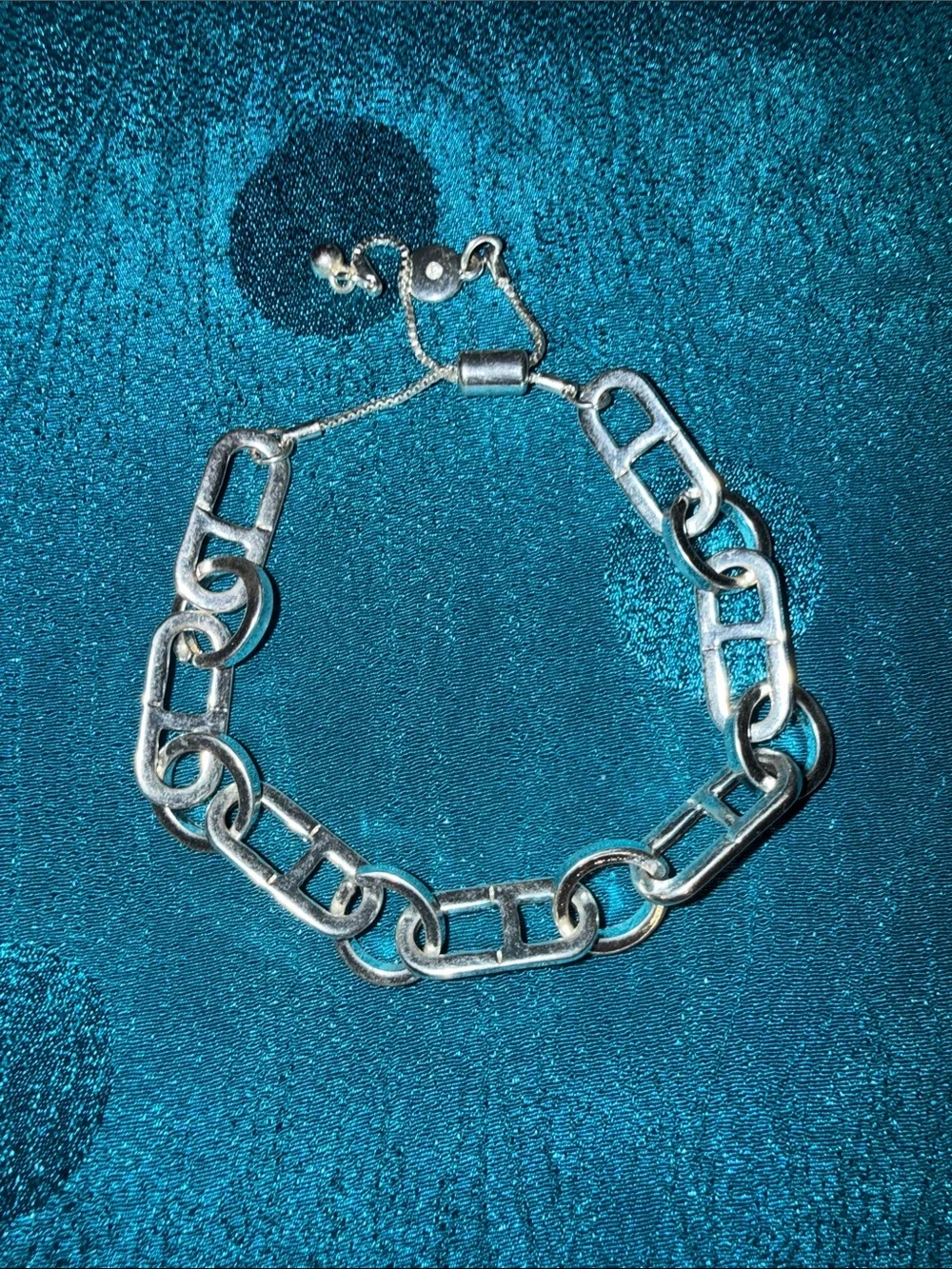 Silver Chain Link Bracelet - Women's Fashion Accessory